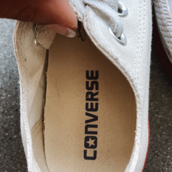 white converse size 5 woman's - Picture 4 of 5